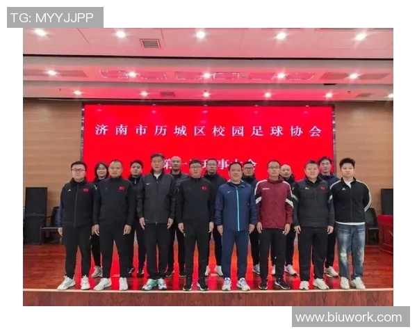 推动校园足球发展助力青少年全面成长与健康生活方式的探索与实践